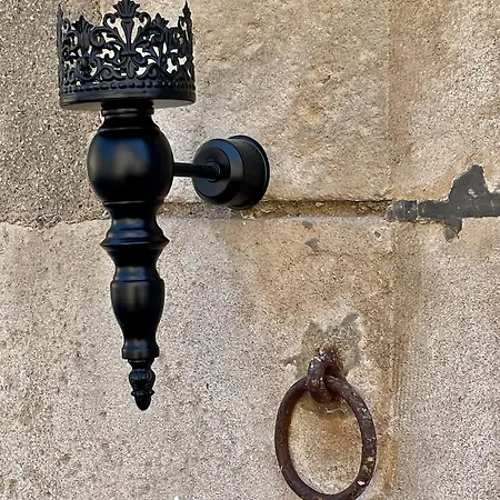 Le Donjon De L'ancien Pont *